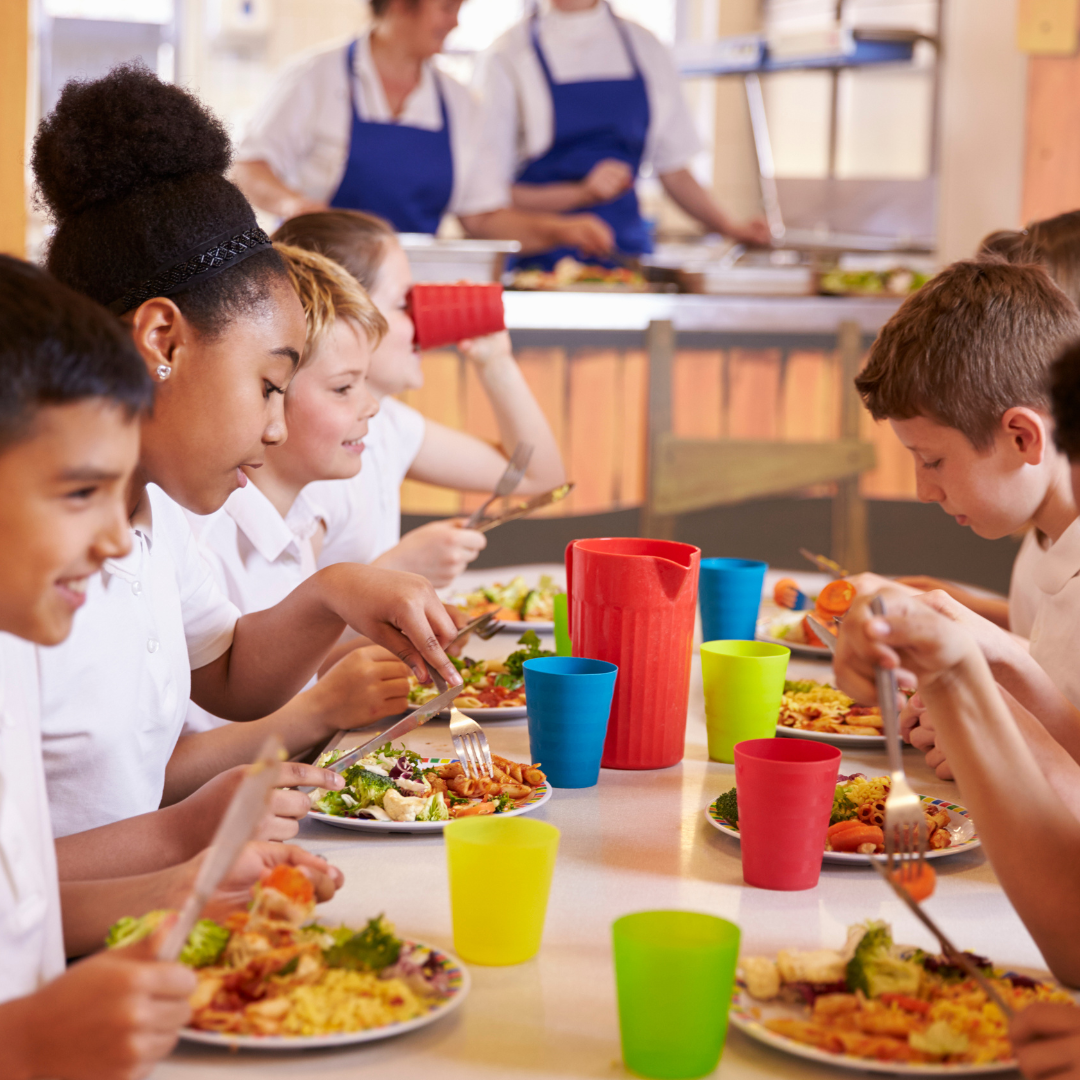 kids eating lunch